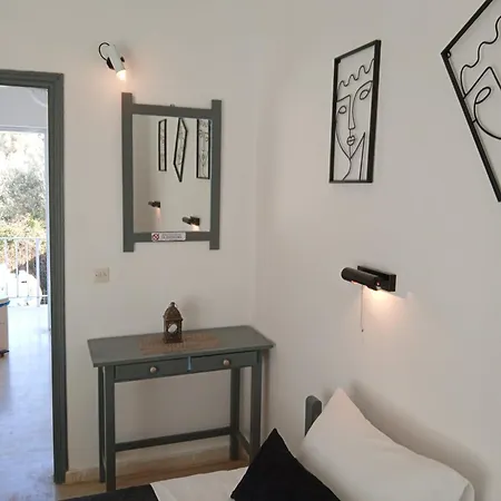 Rose Apartments Mesonghi Moraḯtika Pokoj fotografie